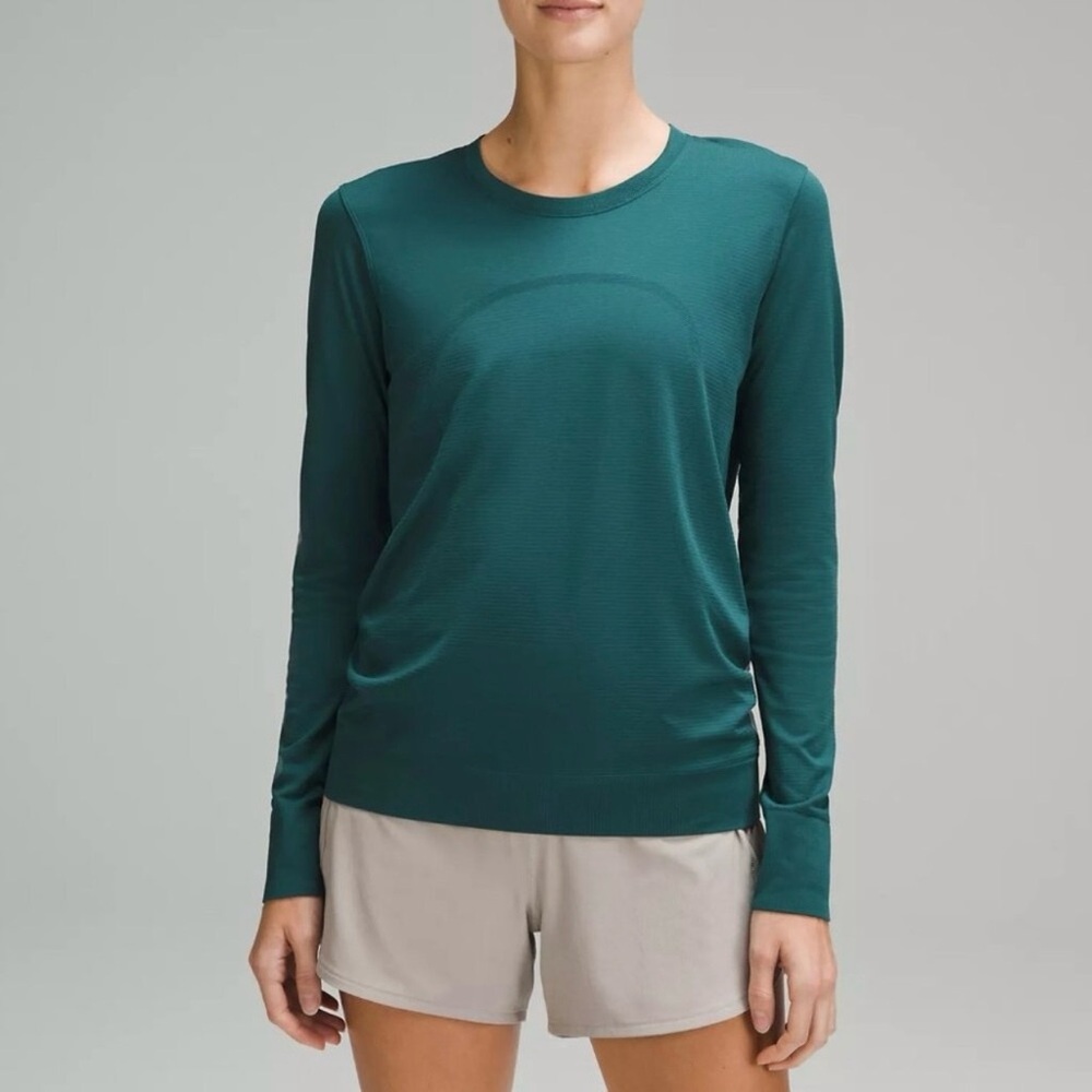 Lululemon Size 8 Swiftly Tech Relaxed Fit Long Sleeve Green
